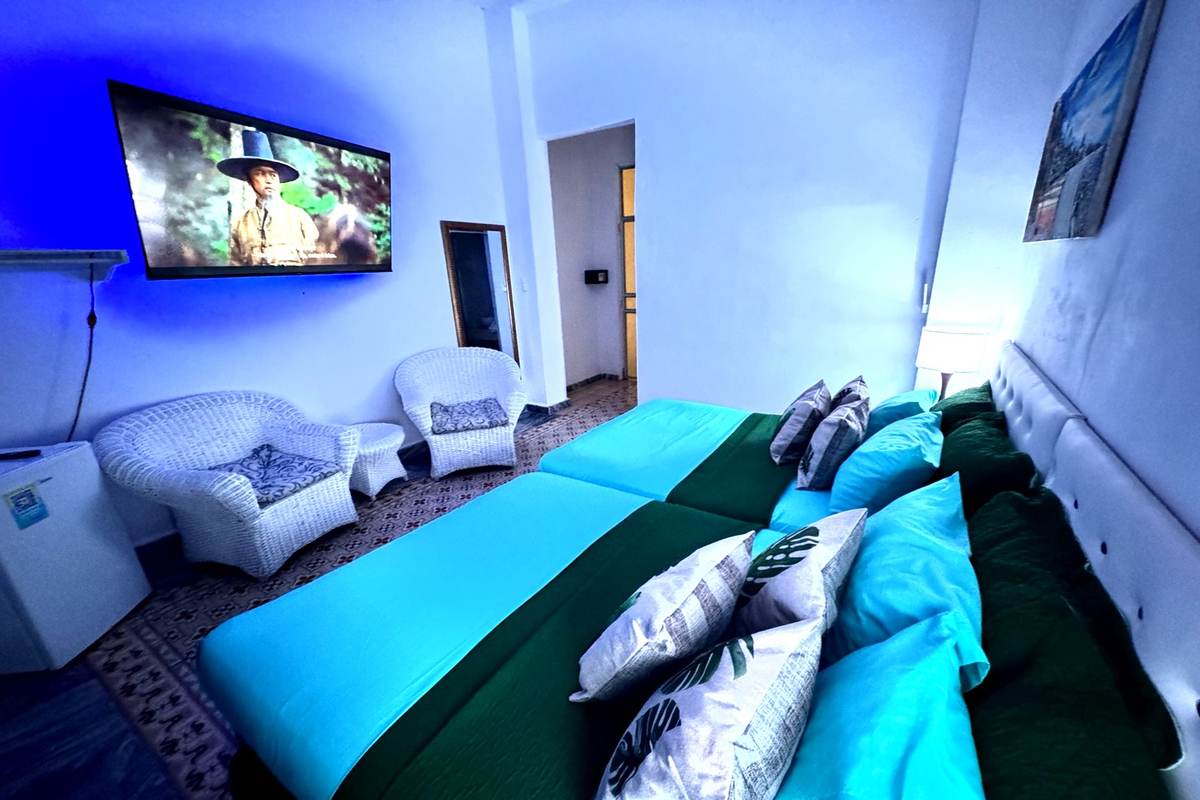 Family Comfort Room thumbnail 2